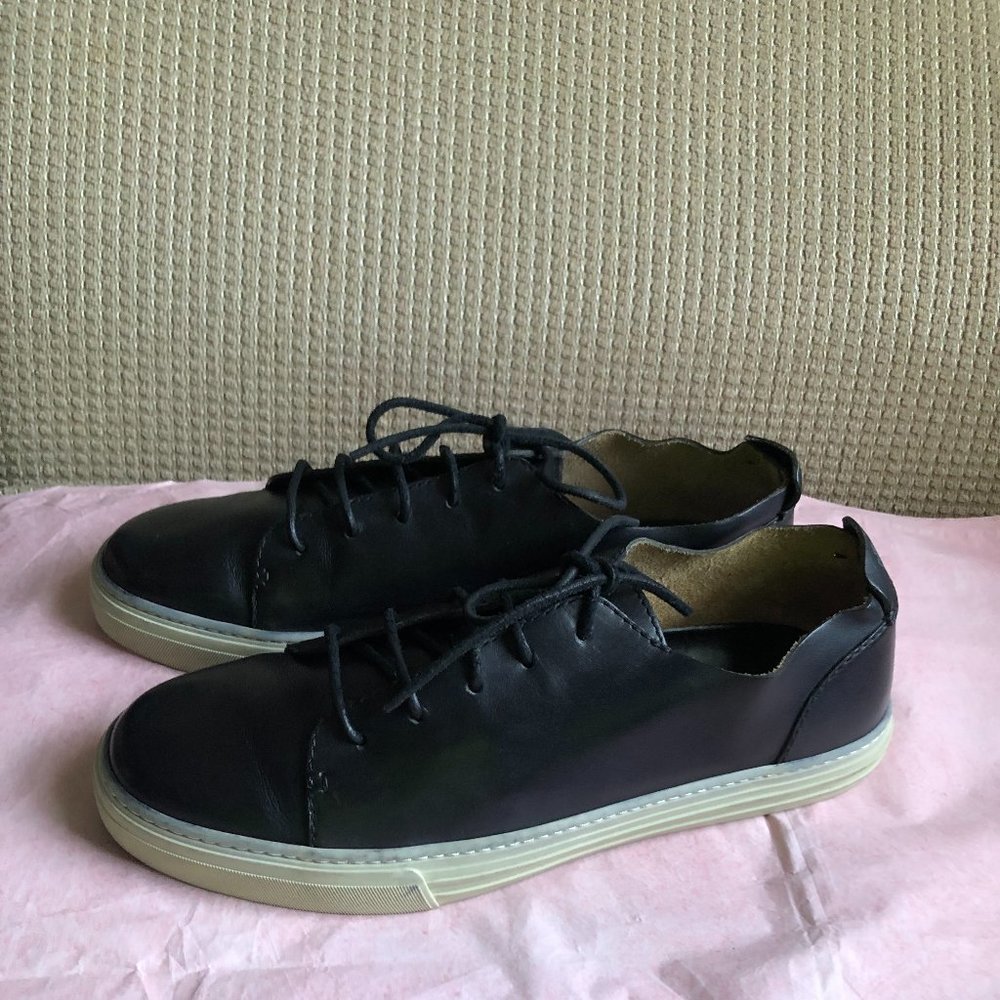 Gucci Men's Black Leather Sneakers - Picture 2 of 15